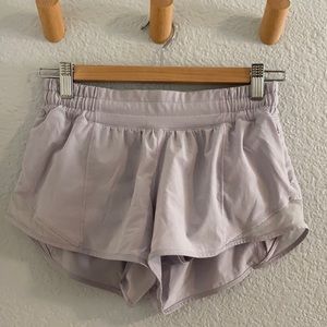 lululemon hotty hot short 2.5” sz 4
